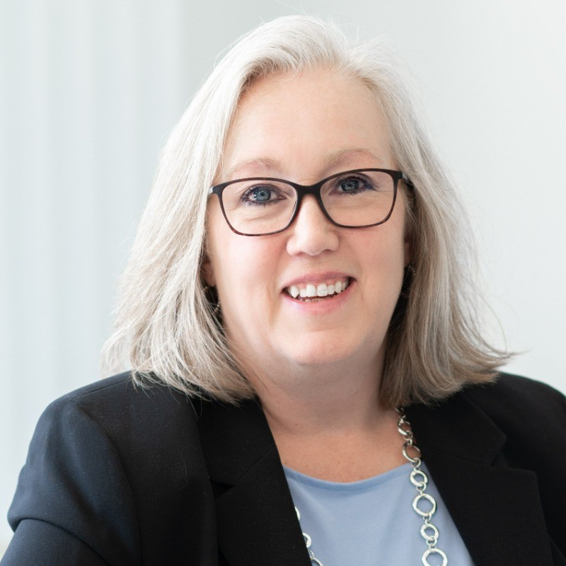 Headshot of Susan Cassano on the Hummingbird Creative Company Team